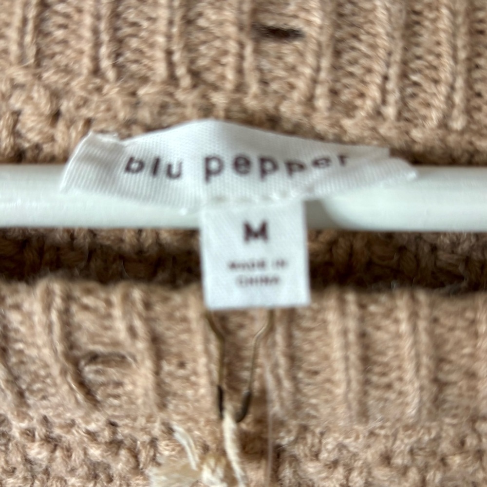 Blu Pepper NWT Medium Doll Collared CableKnit Once Upon a time Sweater taupe - Picture 14 of 14